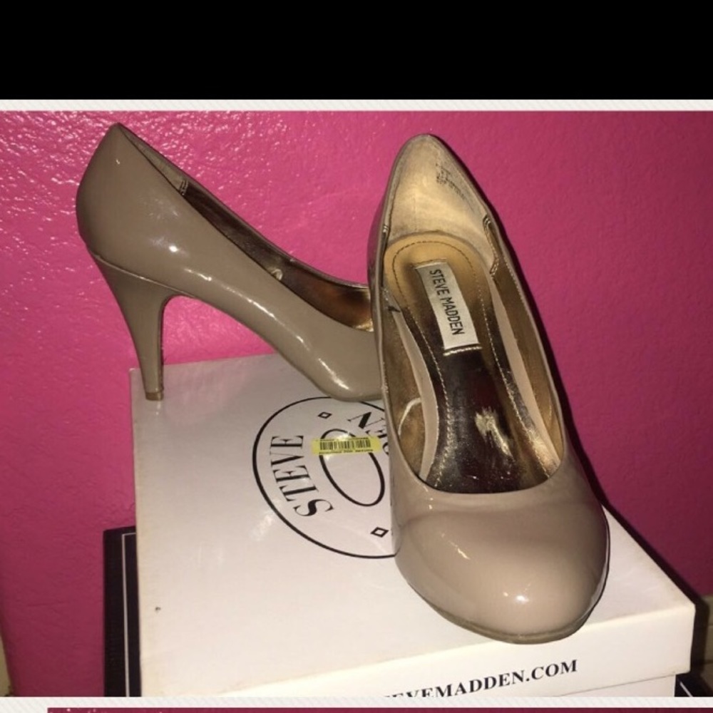 Steve Madden nude heels